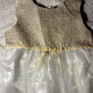 Beautiful girls dress size 6